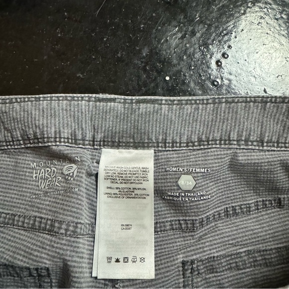 Women’s Mountain Hardware Hiking Cargo Pants - Picture 4 of 4